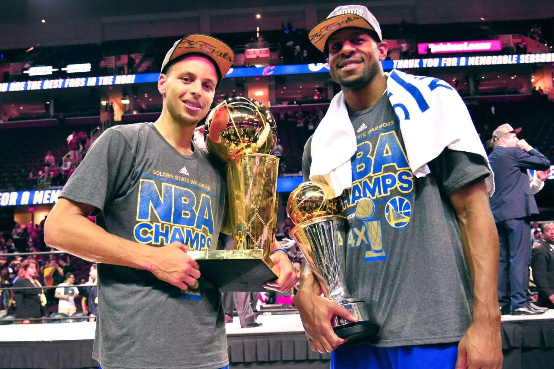 三大硬荣誉排NBA历史前10：库里第10，科比奥胖并列，老詹仅第四